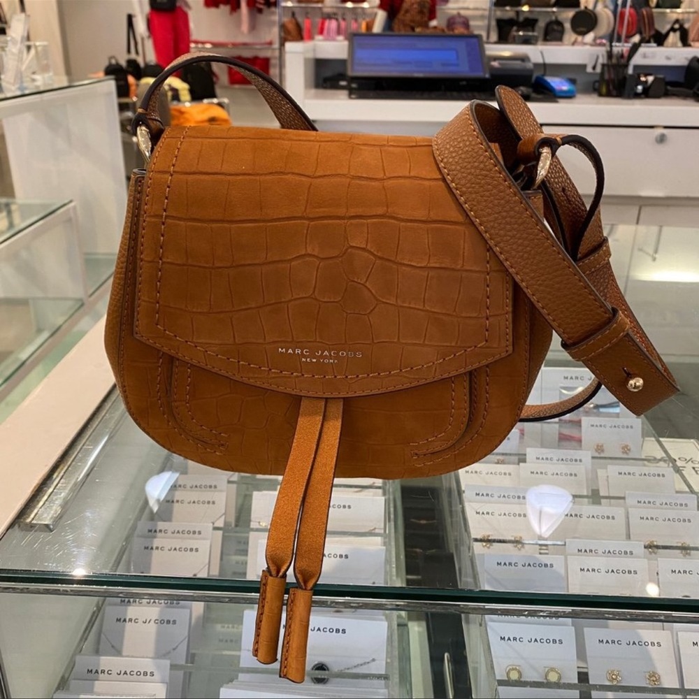 Marc Jacobs Maverick croc print saddle bag! EUC